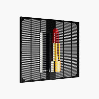 Factory Price Mesh LED Screen P2.6 Full-Color Outdoor Advertising Display for Shop Windows